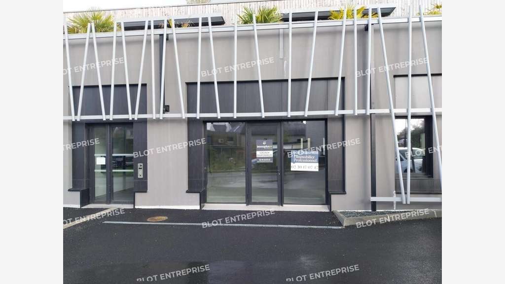 A louer bureaux 73m² belle visibilité à Quimper
