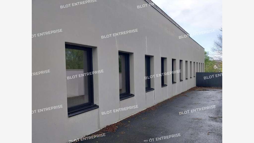 A louer bureaux 73m² belle visibilité à Quimper