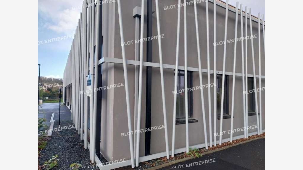A louer bureaux 73m² belle visibilité à Quimper