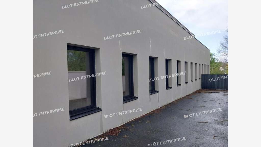 A louer bureaux 45m² R+1 belle visibilité Quimper