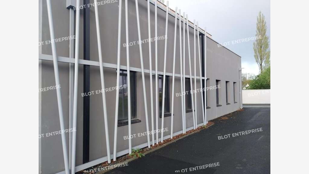 A louer bureaux 45m² R+1 belle visibilité Quimper