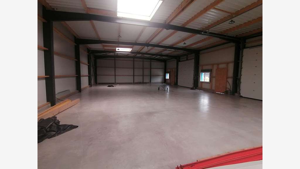 A louer bâtiment activité 435m² périphérie Quimper