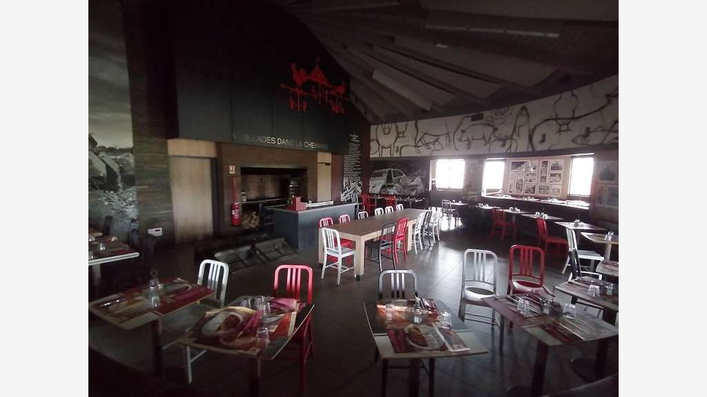 A louer local activité 400m² empl strat à Quimper