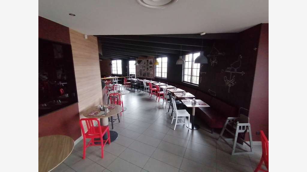 A louer local activité 400m² empl strat à Quimper