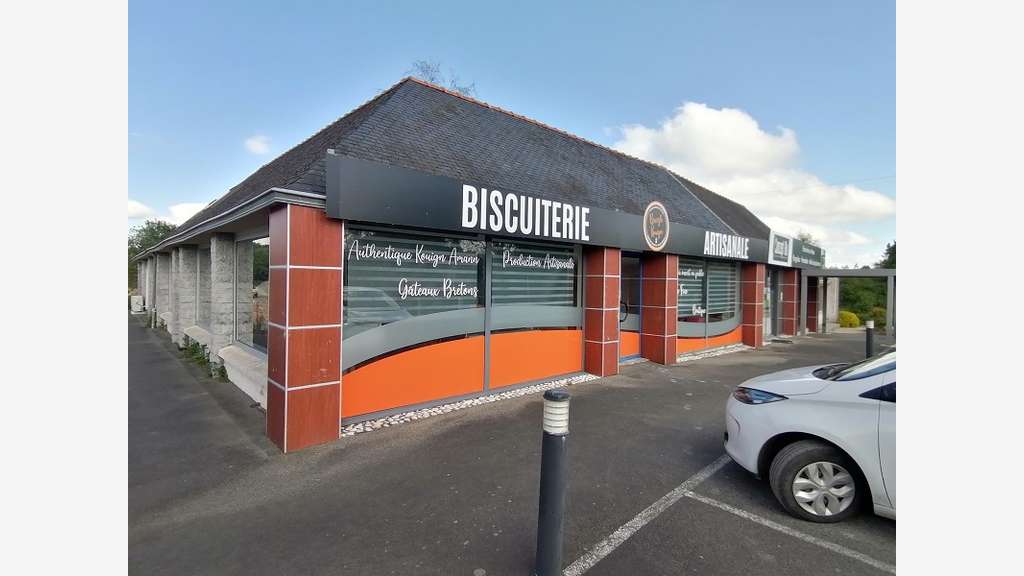 Loue cellule commerciale 120m² Quimper axe passant