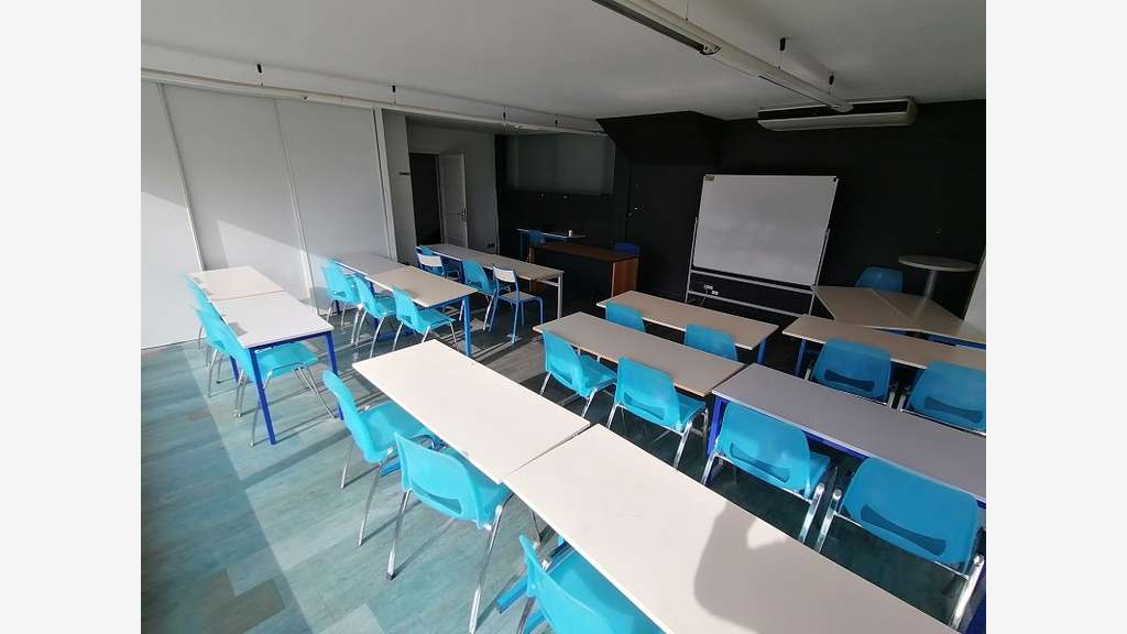 A louer bureaux de 50m² à Quimper idéal formation