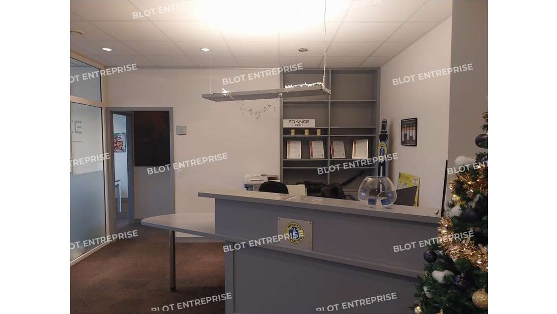 A louer bureaux de 160m² au 2ème étage à Quimper