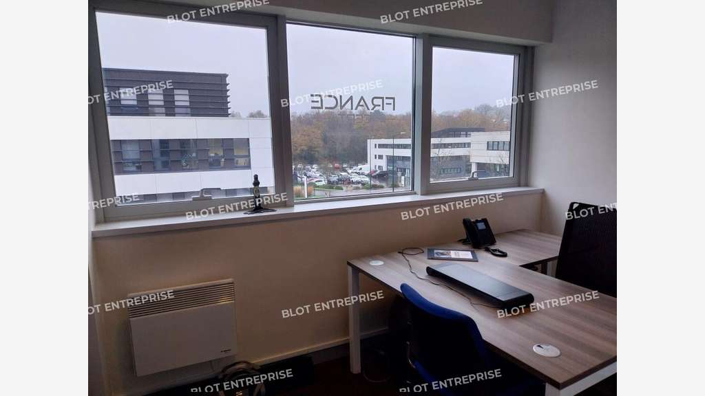 A louer bureaux de 160m² au 2ème étage à Quimper