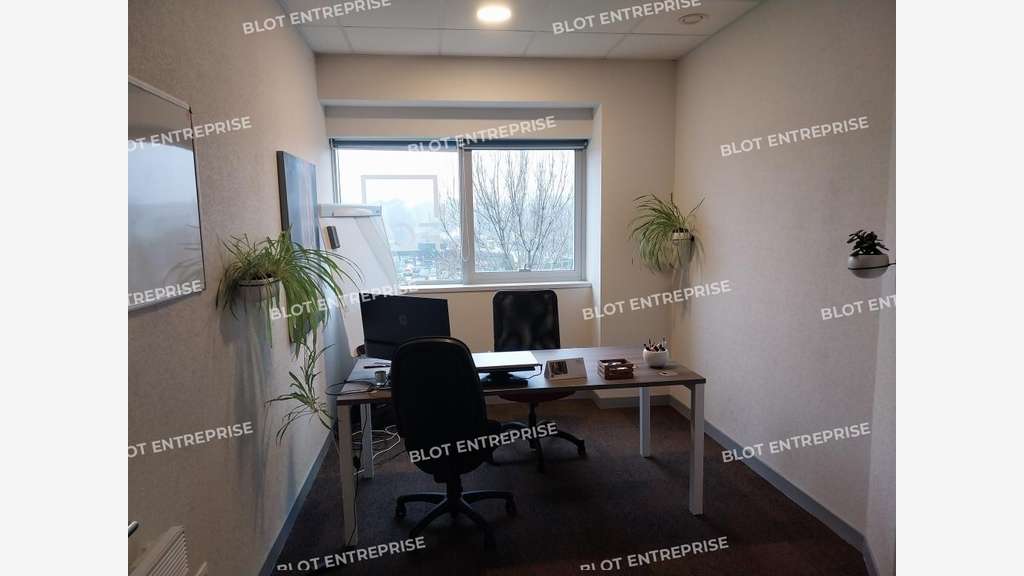 A louer bureaux de 160m² au 2ème étage à Quimper