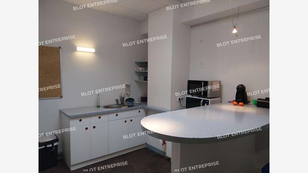 A louer bureaux de 160m² au 2ème étage à Quimper