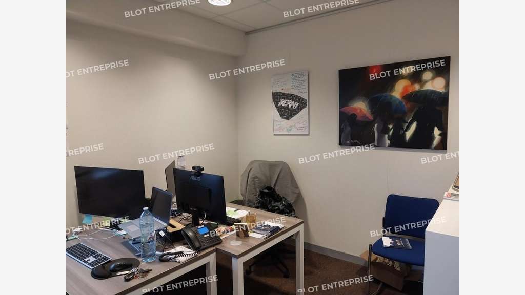 A louer bureaux de 160m² au 2ème étage à Quimper