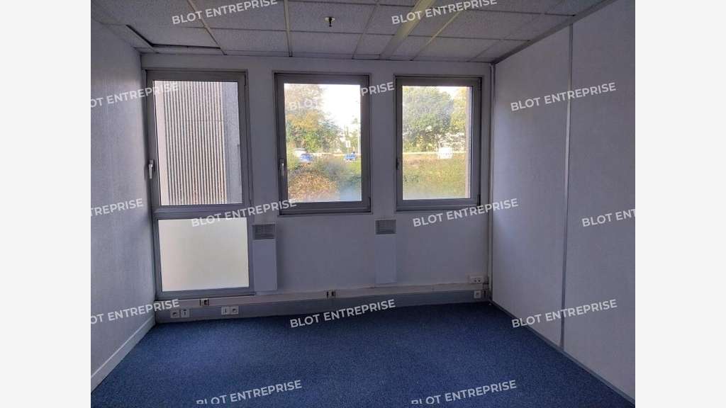 A louer bureaux 309m² ERP PMR à Quimper