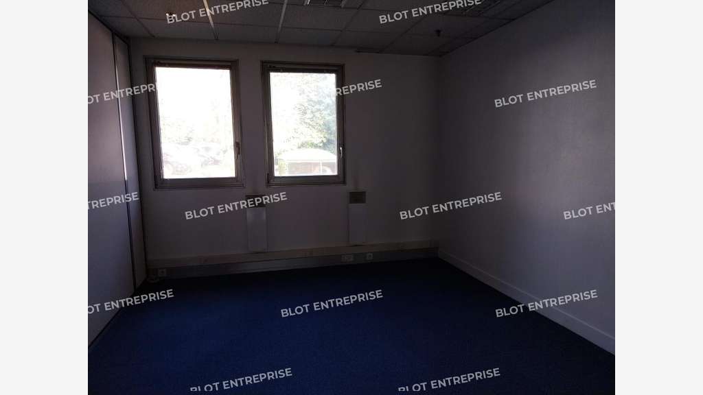 A louer bureaux 309m² ERP PMR à Quimper