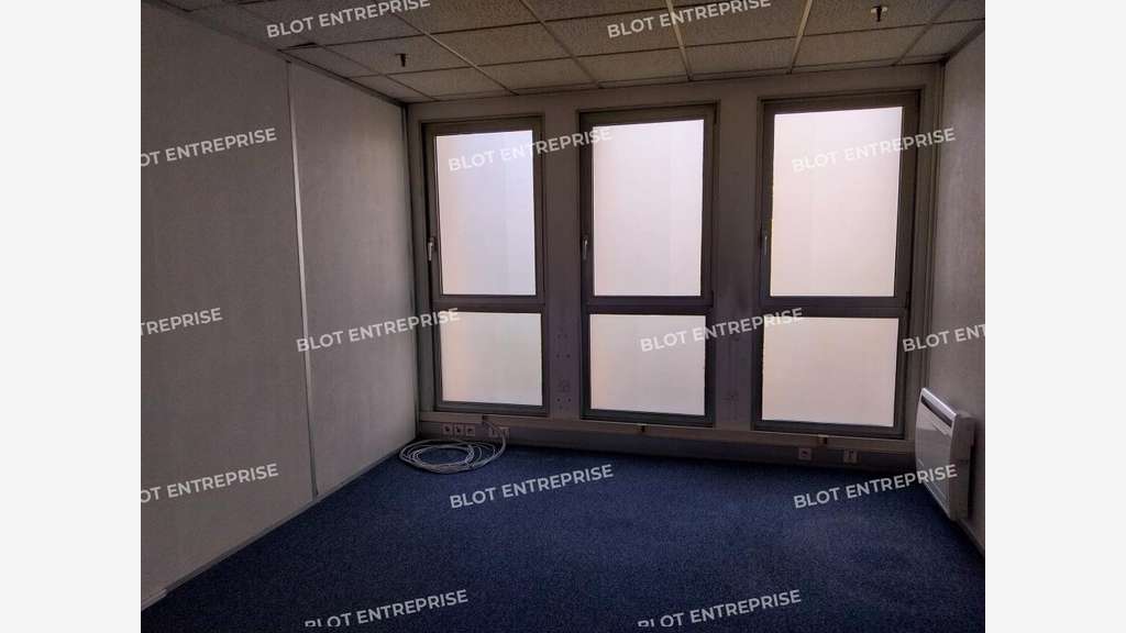 A louer bureaux 309m² ERP PMR à Quimper