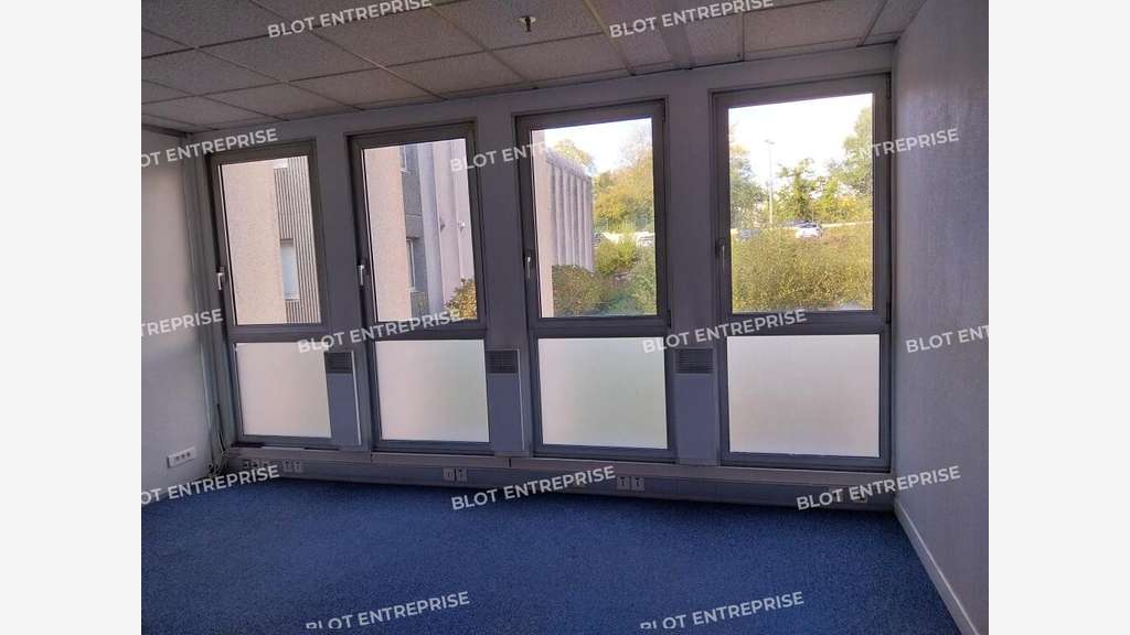 A louer bureaux 309m² ERP PMR à Quimper