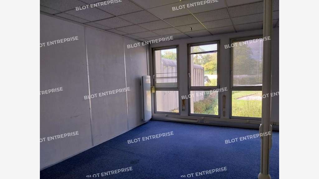 A louer bureaux 461m² accès PMR à Quimper D34