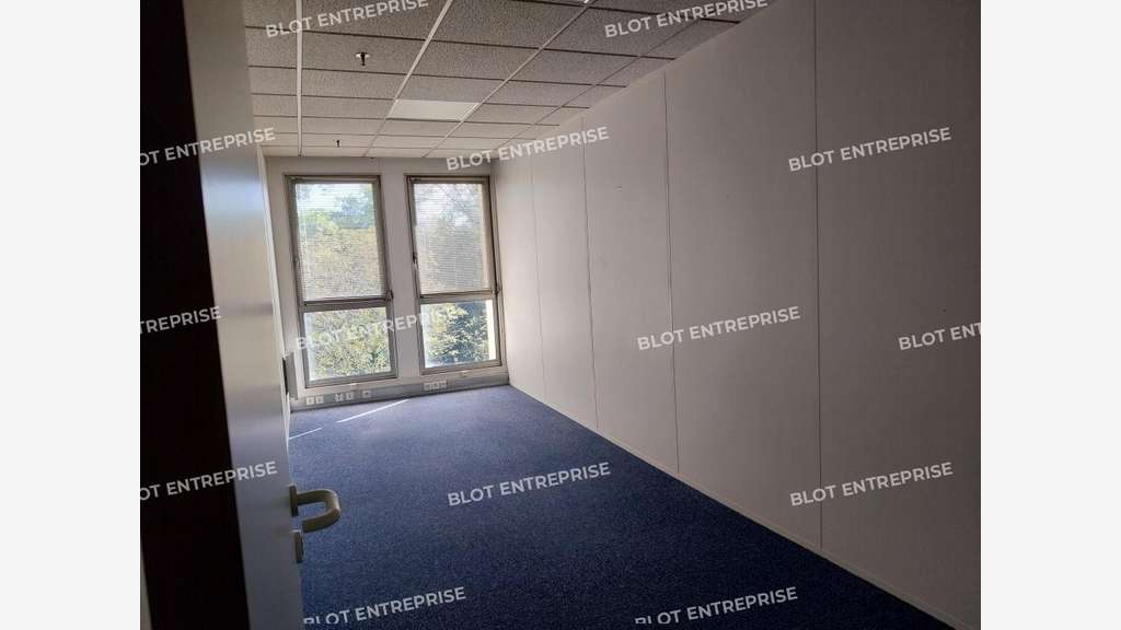 A louer bureaux 461m² accès PMR à Quimper D34