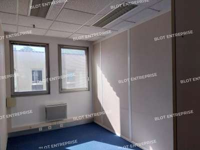 A louer bureaux 93m² PMR belle visibilité Quimper