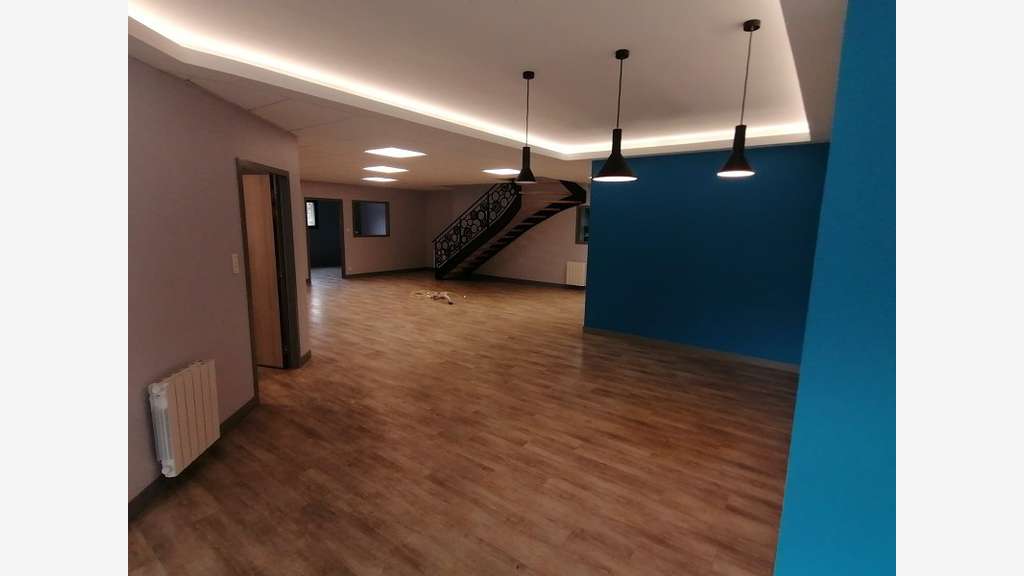 A louer bâtiment d'activité 500m² à Pluguffan