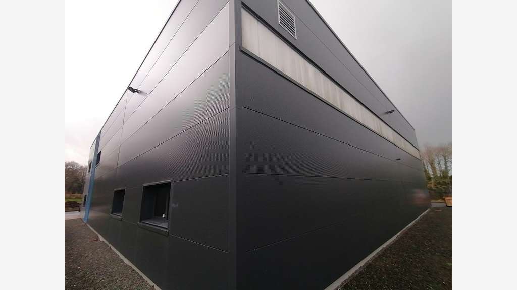 A louer bâtiment d'activité 500m² à Pluguffan