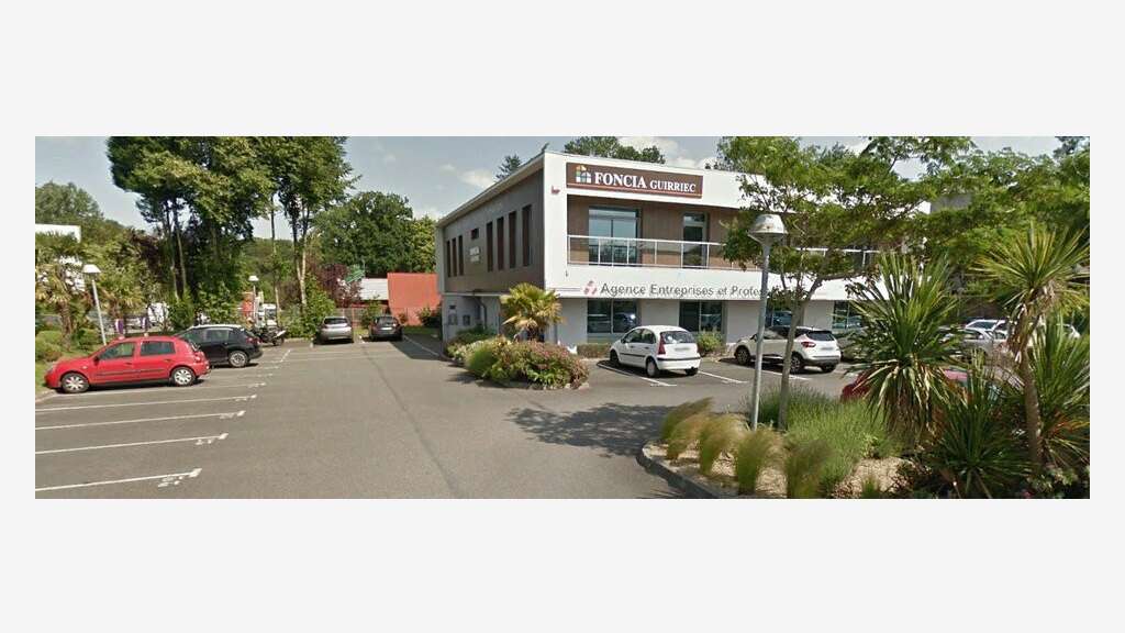 A louer agence commerciale 181m² à Quimper