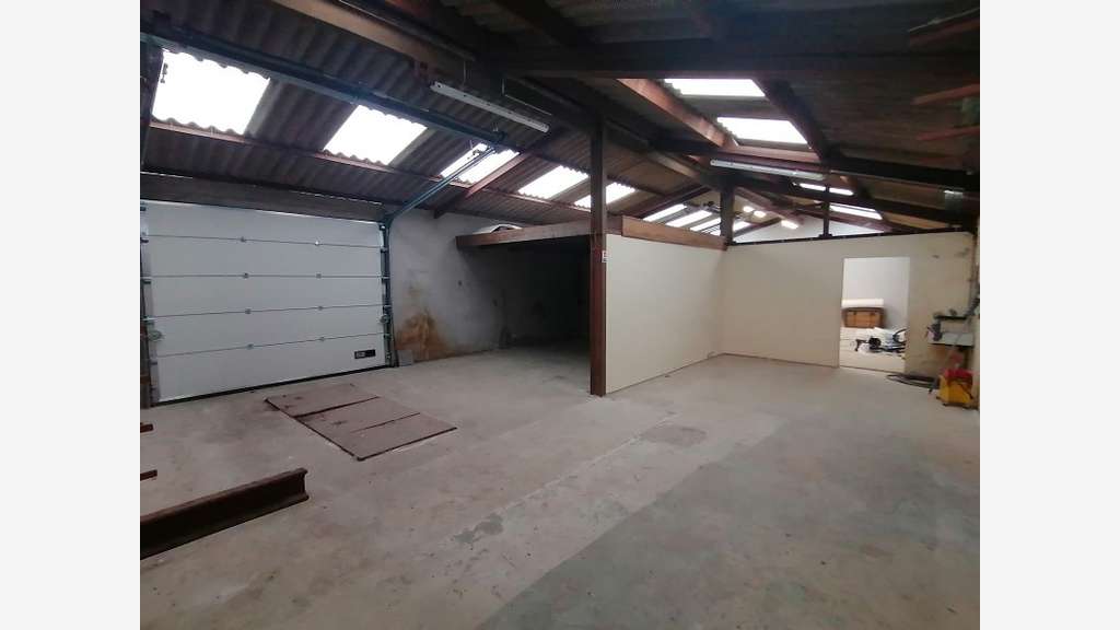 A louer bâtiment d'activité 150m² à Concarneau