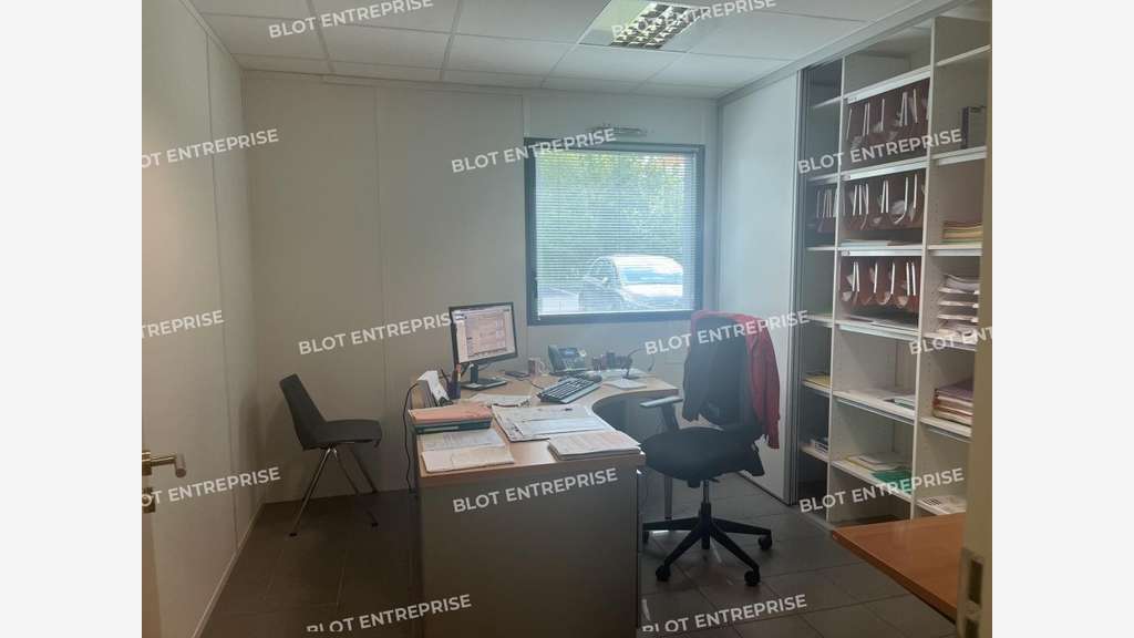 A louer bureaux 114m² Quimper zone de Creac'h Gwen