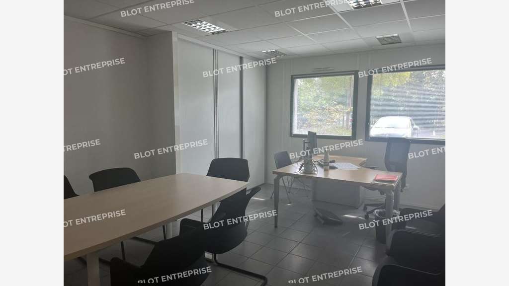 A louer bureaux 114m² Quimper zone de Creac'h Gwen