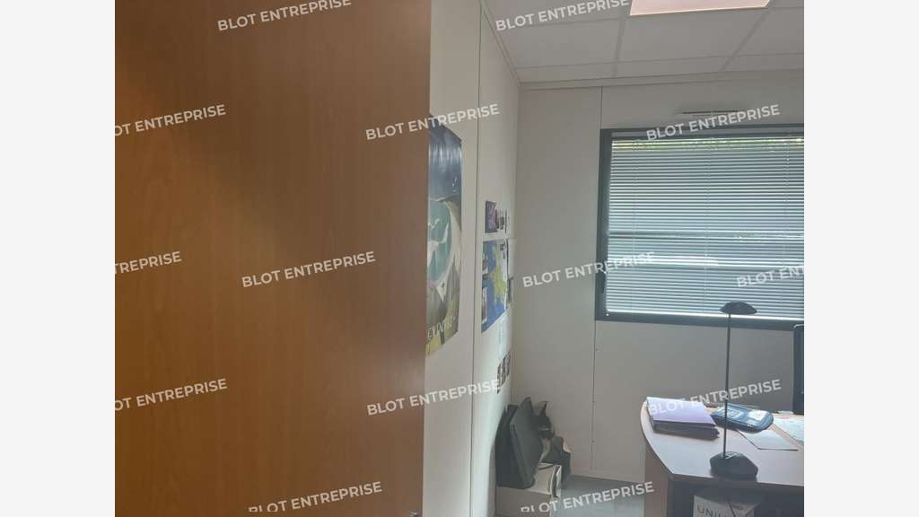 A louer bureaux 114m² Quimper zone de Creac'h Gwen