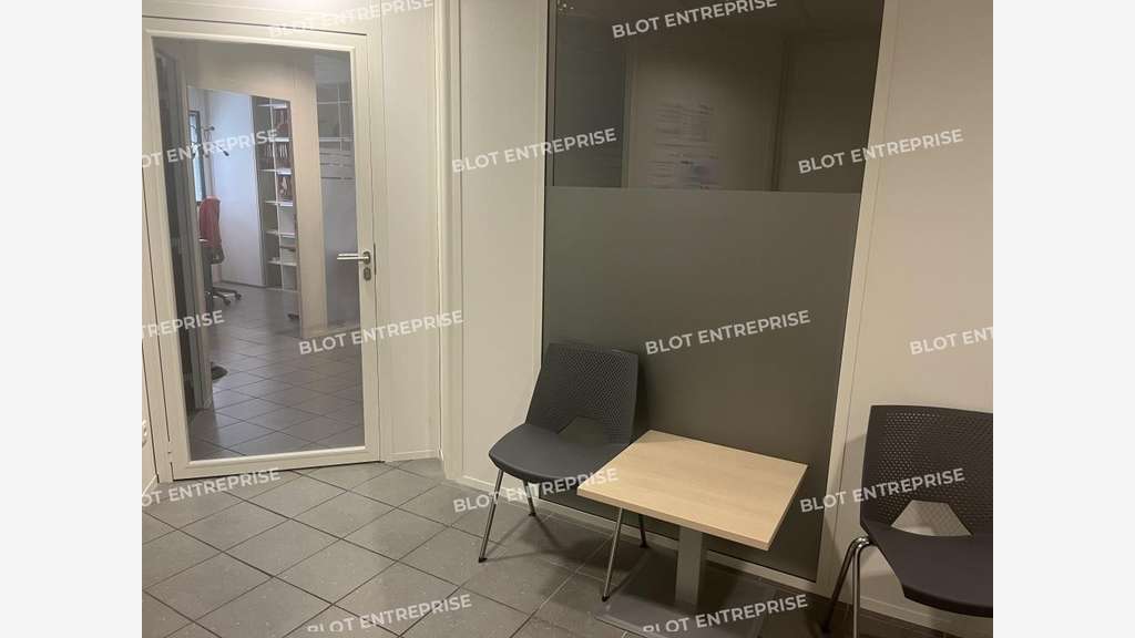 A louer bureaux 114m² Quimper zone de Creac'h Gwen