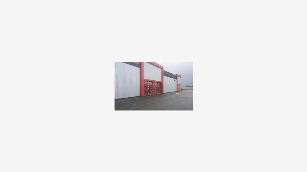 A louer grande cellule commerciale 900m² Quimperlé