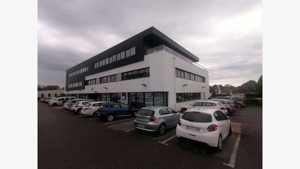 A louer bureau 140m² à Quimperlé zone Kervidanou