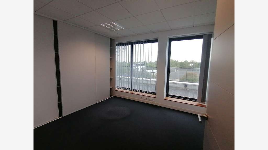 A louer bureau 140m² à Quimperlé zone Kervidanou