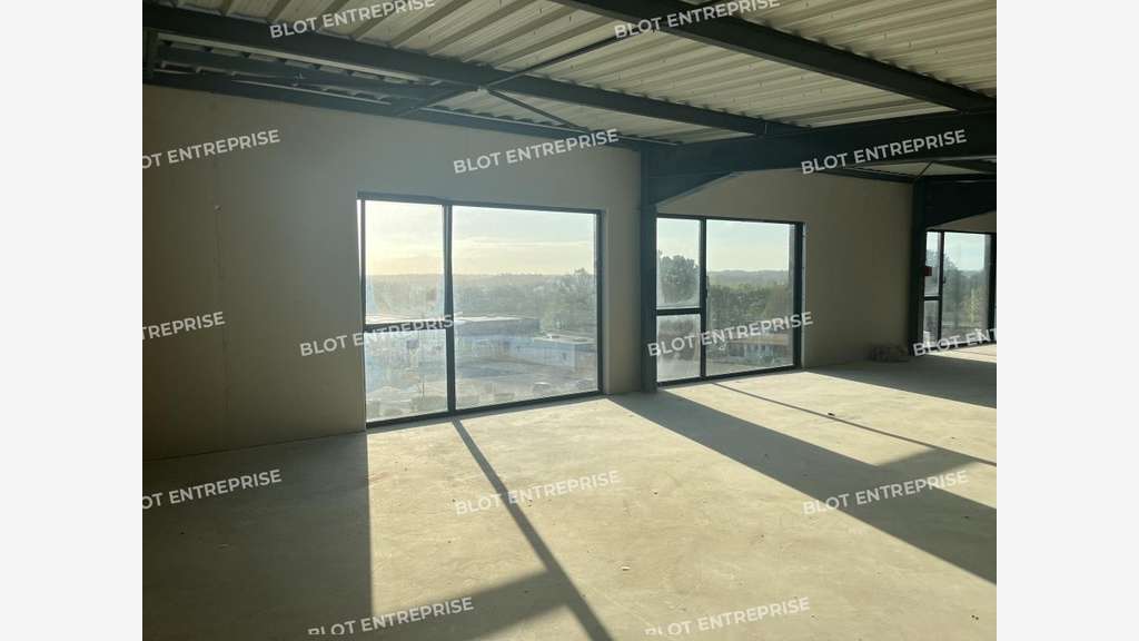 A louer bureaux 171m² à Quimper Route de Bénodet