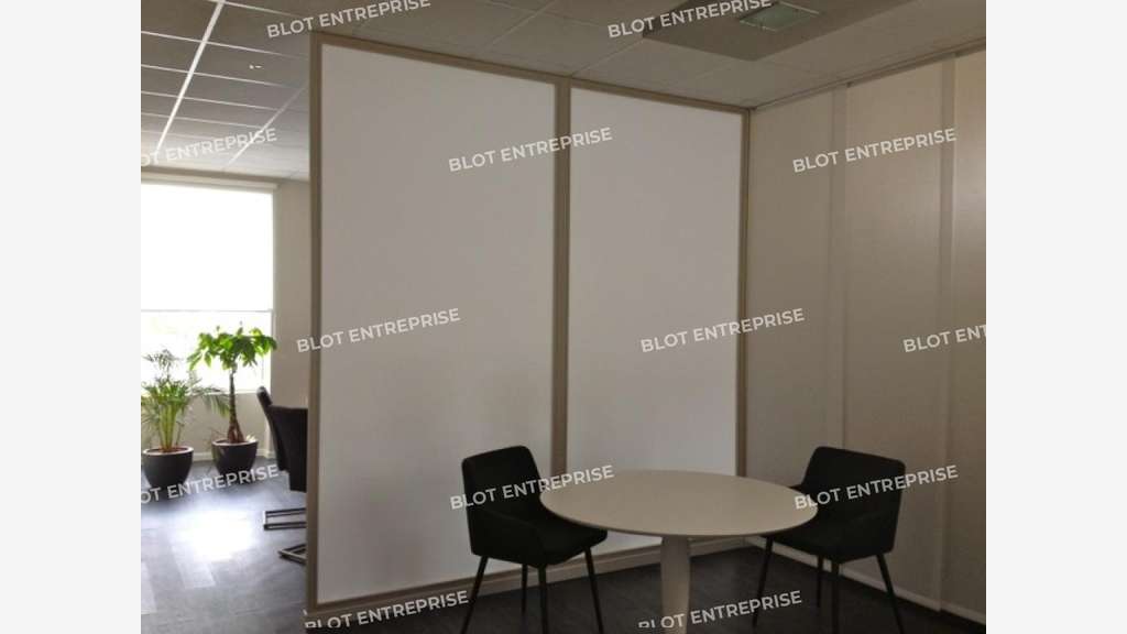 A louer bureaux 122m² PMR à Quimper Cinéville
