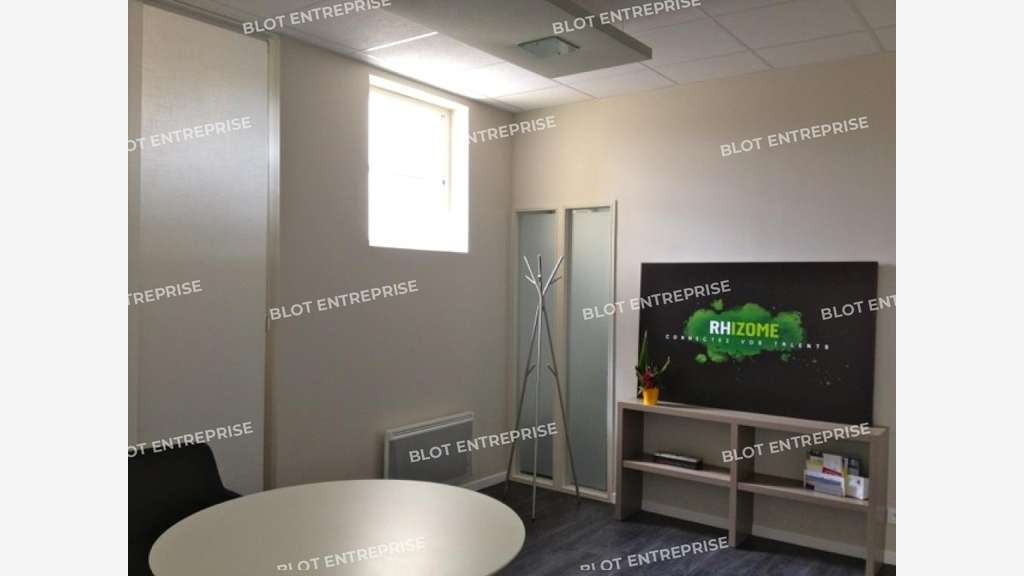 A louer bureaux 122m² PMR à Quimper Cinéville