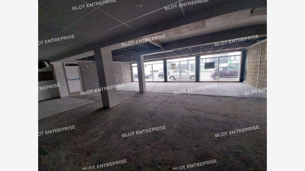 A louer local commercial bureaux 231m² à Quimper