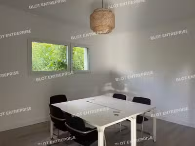 À LOUER - BUREAUX - 21 m² - QUIMPER
