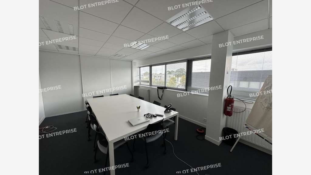 A louer bureaux de 140m² accès PMR à Quimperlé