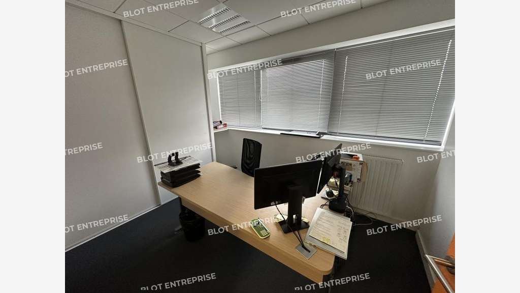 A louer bureaux de 140m² accès PMR à Quimperlé