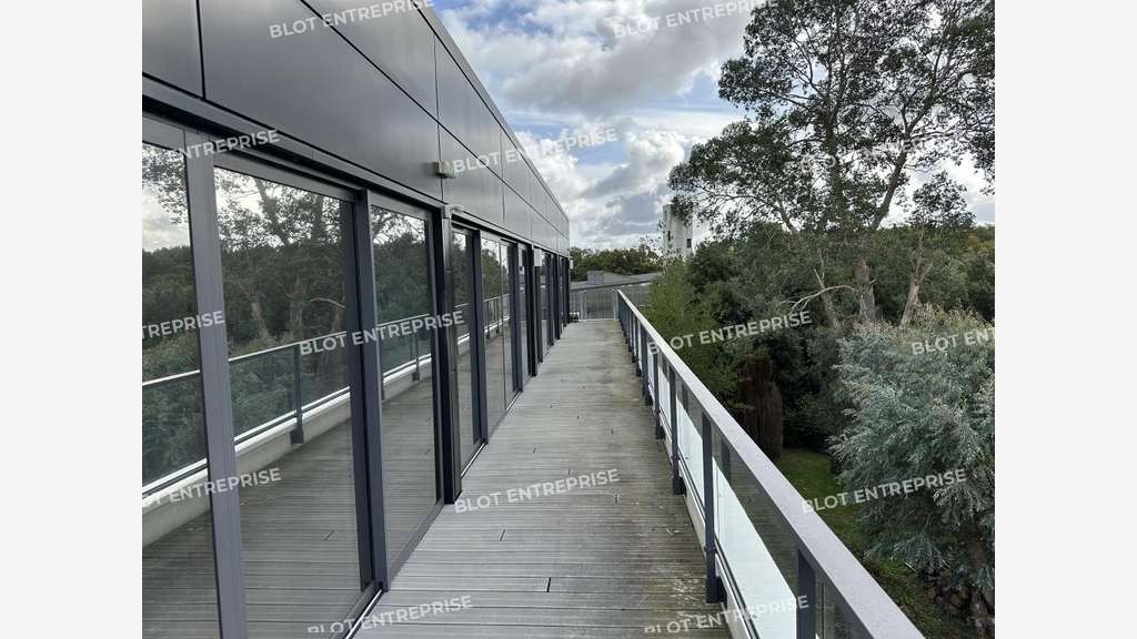 A louer bureaux de 140m² accès PMR à Quimperlé