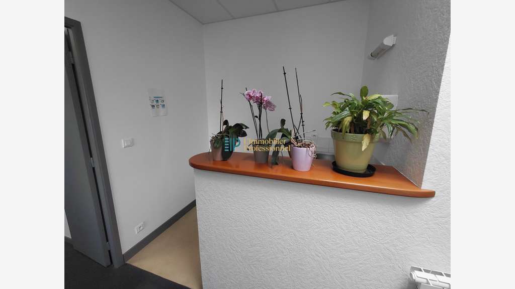 A louer bureaux 280m² ZA Quimperlé