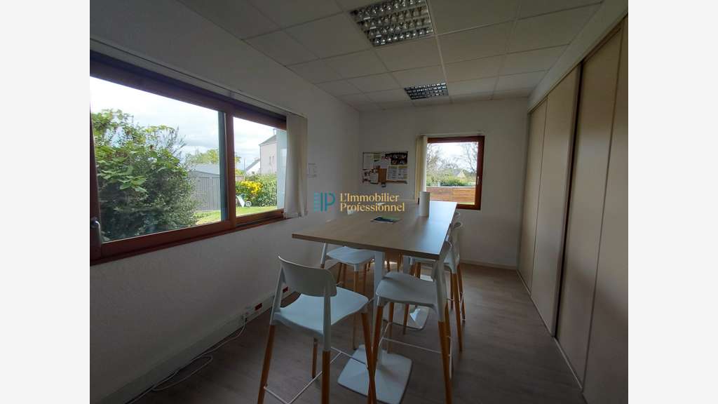 A louer bureaux 280m² ZA Quimperlé