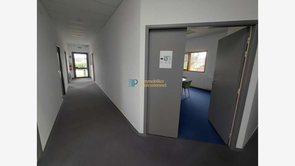 A louer bureaux 280m² ZA Quimperlé