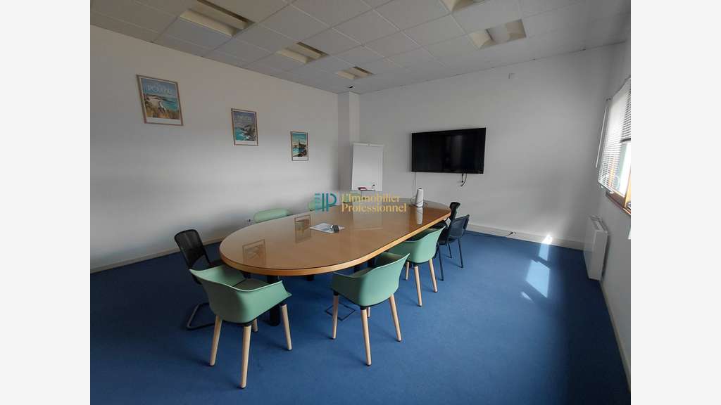 A louer bureaux 280m² ZA Quimperlé