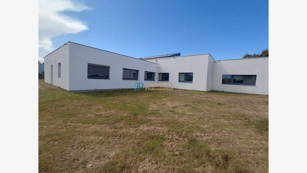 A louer bureaux 280m² ZA Quimperlé