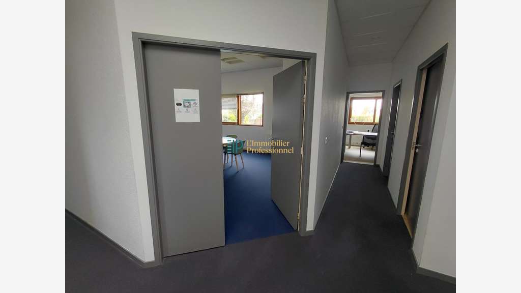 A louer bureaux 280m² ZA Quimperlé