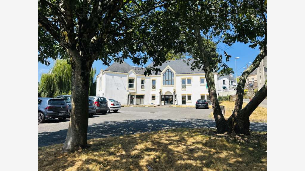A louer bureau rénové 12,75m² R+1 Quimperlé centre