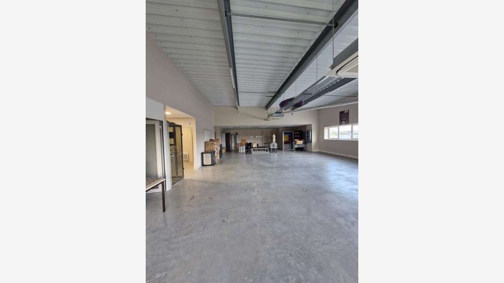 A louer bureaux recents 217m² à Vannes Ouest