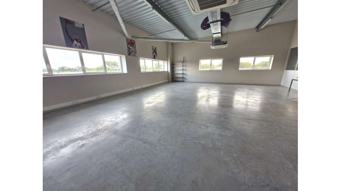 A louer bureaux recents 217m² à Vannes Ouest